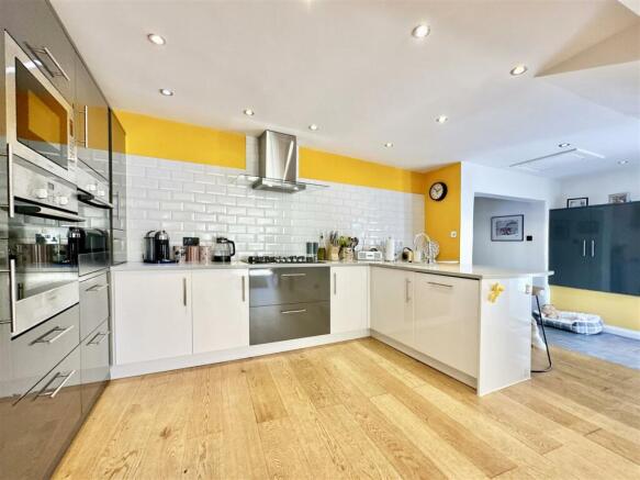 Kitchen Area.jpg