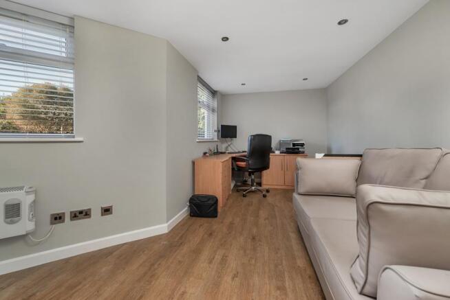 STUDY / FAMILY ROOM
