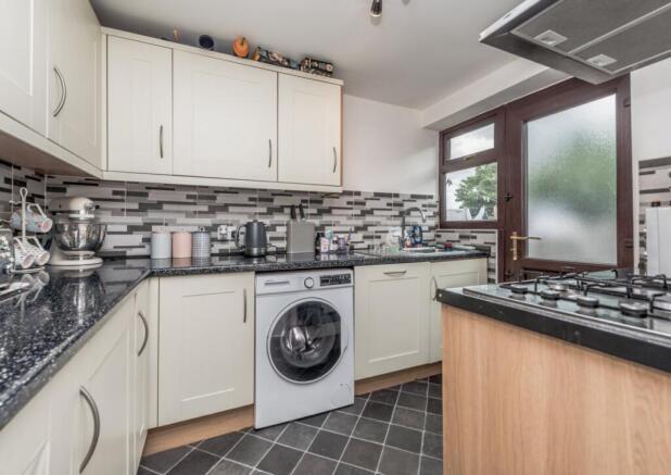 3 bed Terraced for sale Image 6