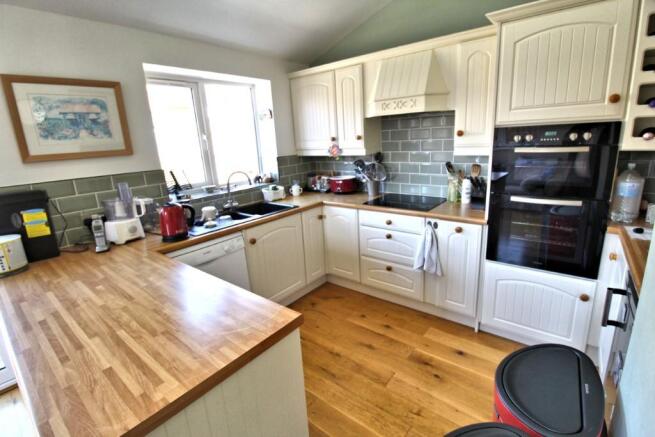 KITCHEN VIEW 1