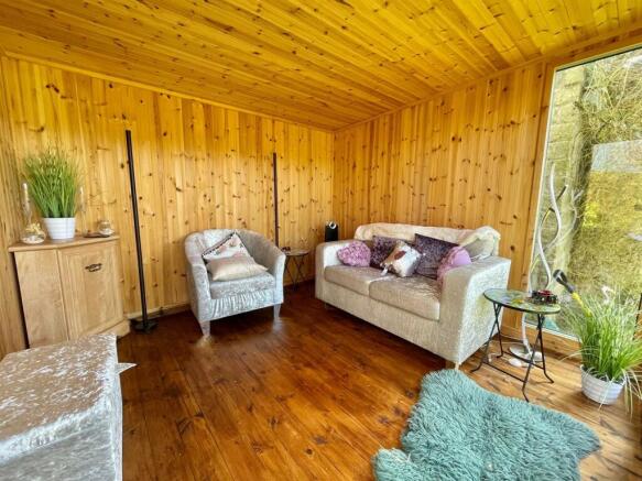 Detached Cabin/Home Office