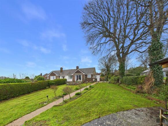 3-bed house on Broadparks Close, Exeter, £325,000