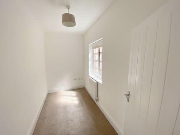 Bedroom 2/Study