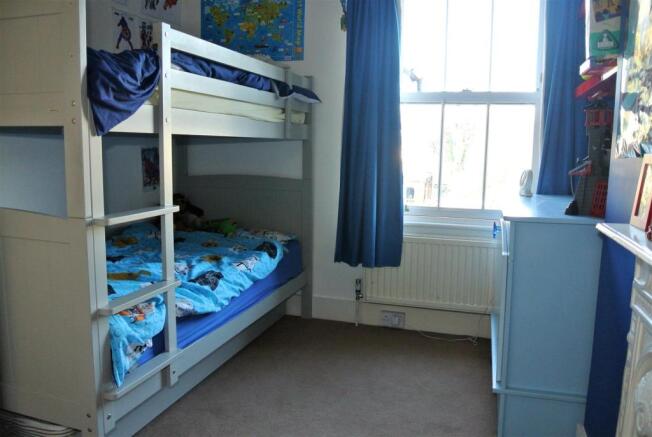 Bed 2.jpg