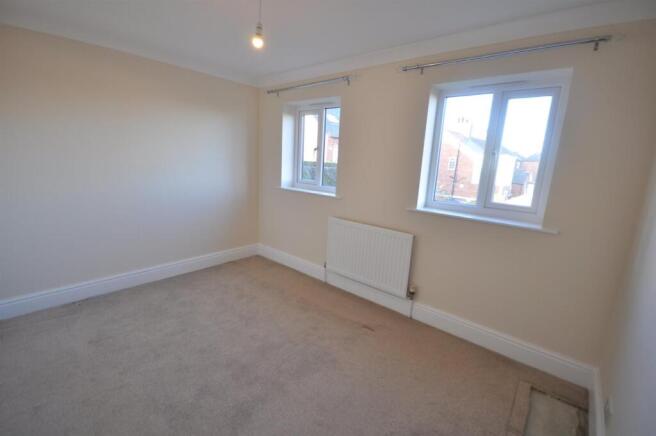 2 bed Town House to rent Image 8