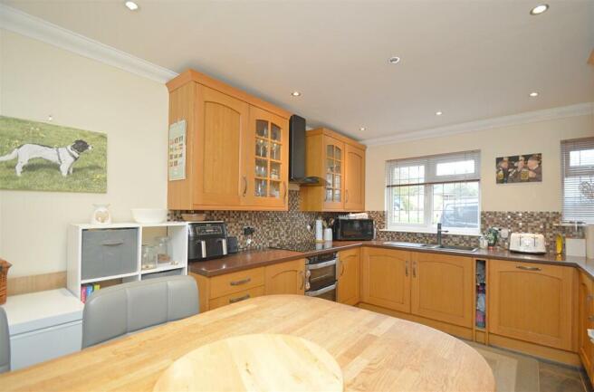 Kitchen1.jpg