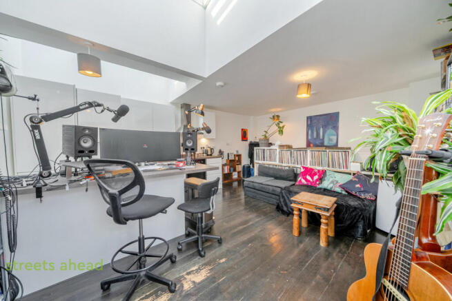 0415faa3-fed4-447...