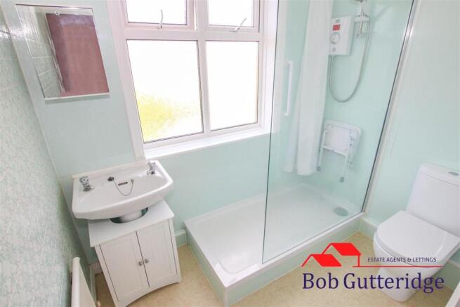 FIRST FLOOR SHOWER ROOM