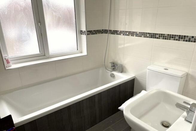 Family Bathroom / WC