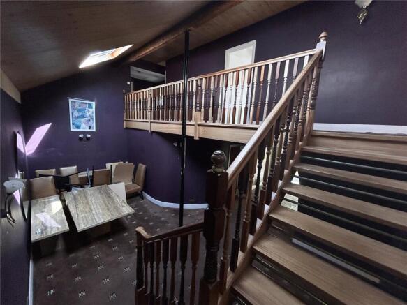 5 bed House for sale Image 10