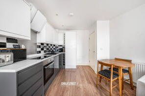 50, 5 Verve Apartments, Mercury Gardens, Romford RM1 3FB