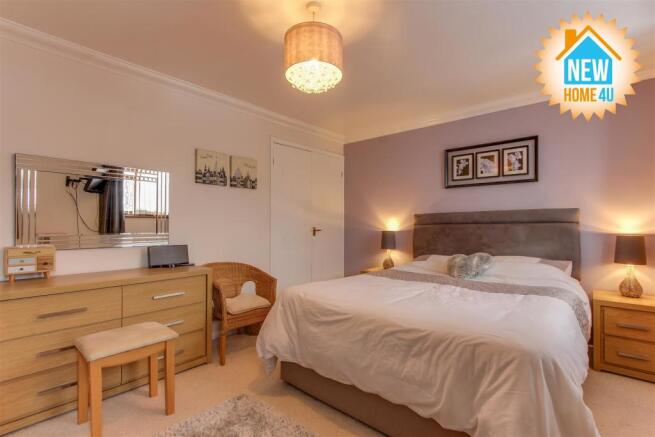 MASTER BEDROOM: