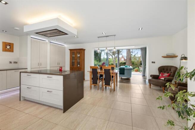 Open Plan Kitchen/Dining/Family Room