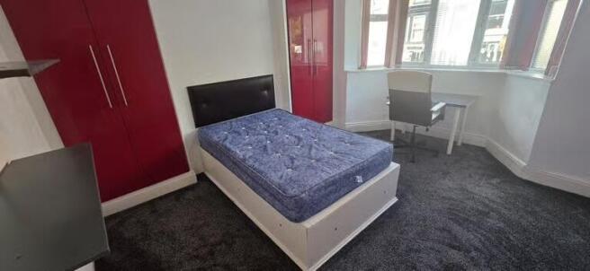 5 bed Terraced to rent Image 8