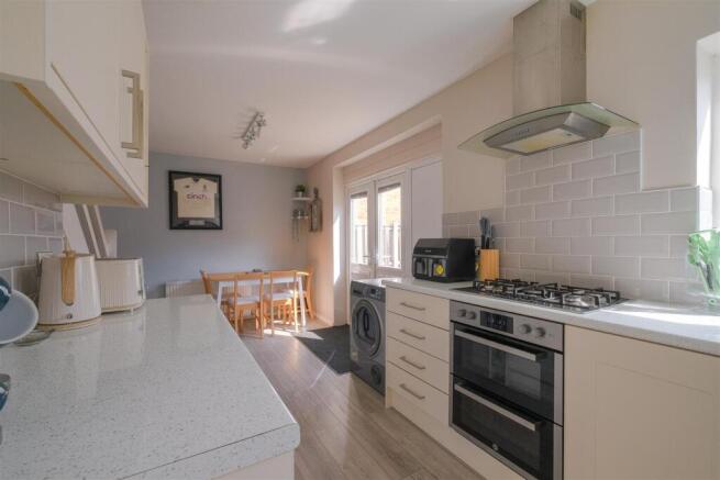 3 bed Semi-Detached for sale Image 7