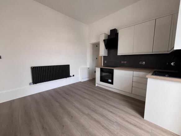 Kitchen / Lounge