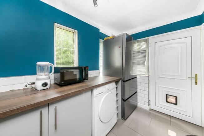 UTILITY ROOM / DINING ROOM
