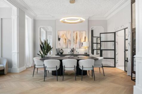 Knightsbridge, Wellington Court, SW1X