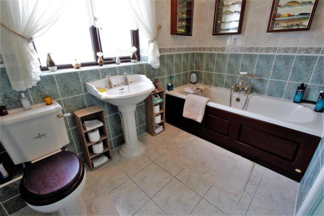 Bathroom.JPG