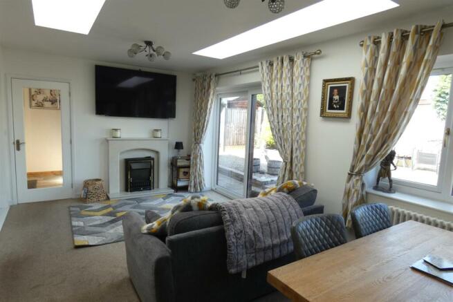 GARDEN ROOM