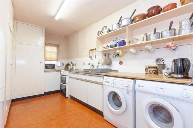 Kitchen 1.jpg
