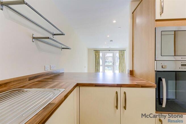 2 bed Apartment for sale Image 9