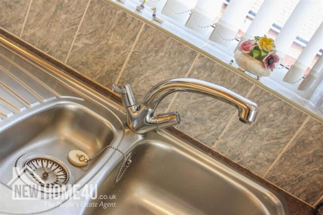 KITCHEN: