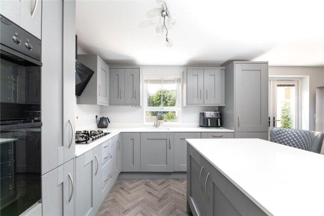 4 bed Detached for sale Image 6