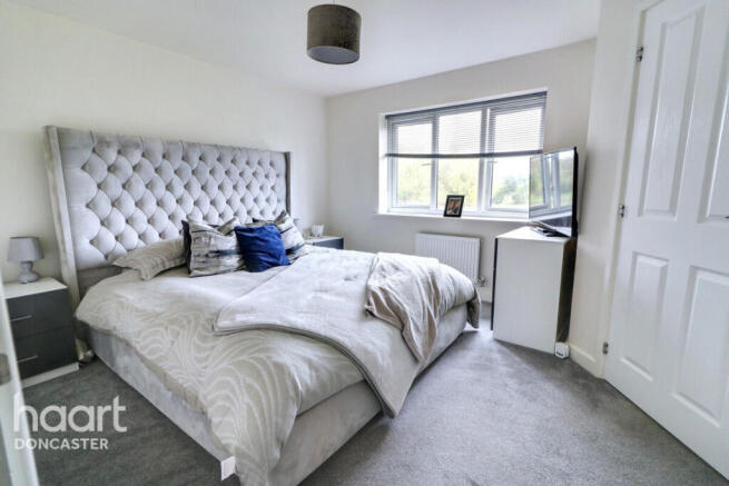 3 bed Semi-Detached for sale Image 10