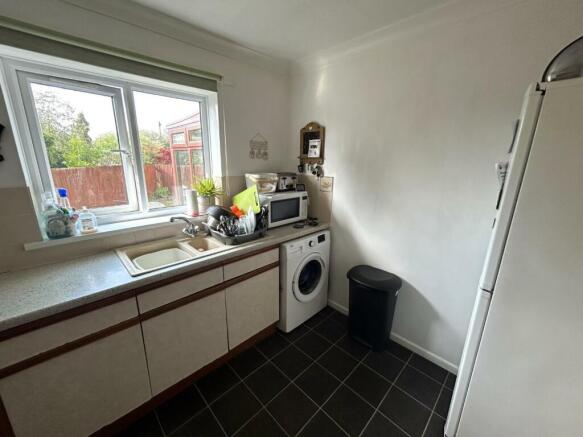 Kitchen (2).jpeg