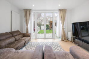 3, Rope Terrace, Silvertown, London E16 2PQ