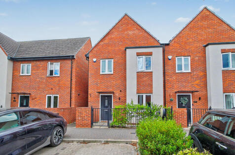 New Brunswick Way, Farnborough, GU14