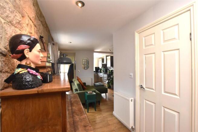 2 bed Apartment for sale Image 11