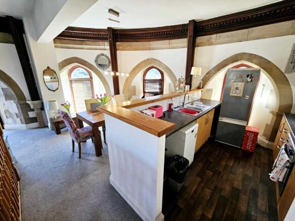 2 bed Flat for sale Image 9