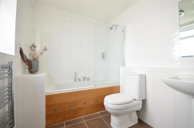 En-Suite Bathroom