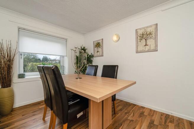 Lounge/Dining