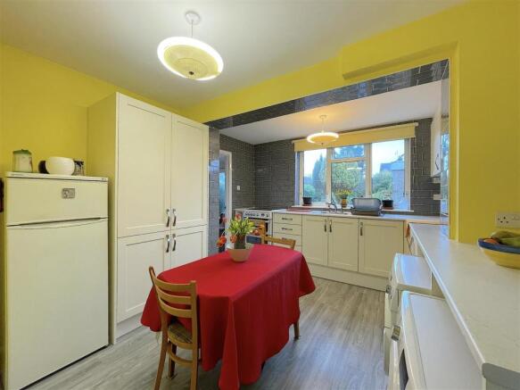 Kitchen (3).jpeg