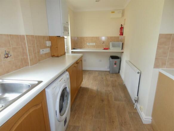 kitchen 1.jpg