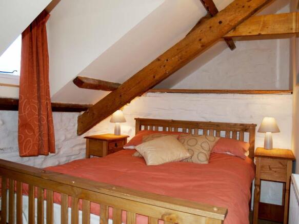 BEDROOM 2