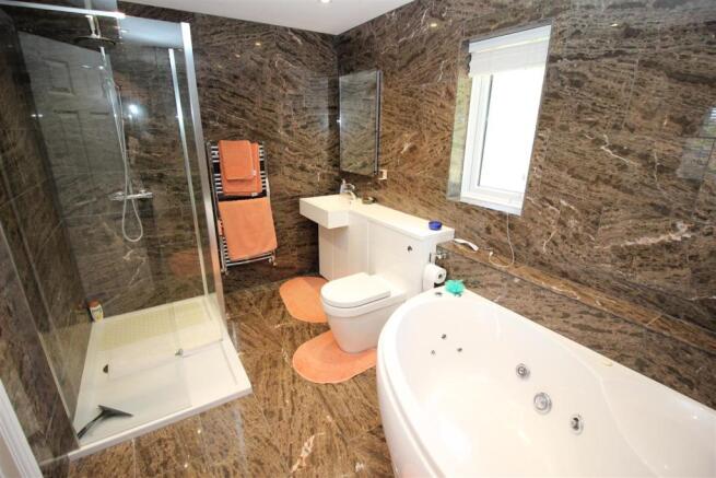 Guest En-Suite