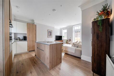 Newfoundland Road, Deepcut, Camberley, Surrey, GU16
