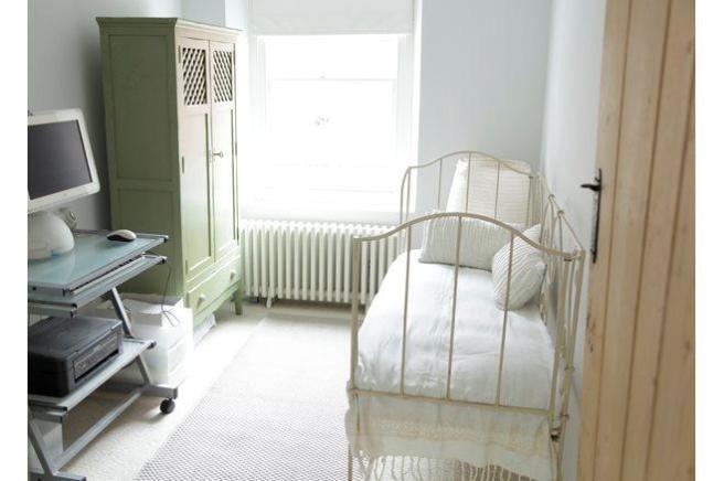 10. Bedroom 3