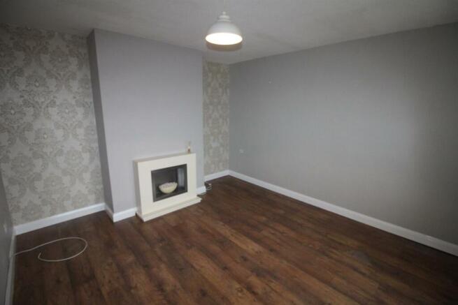 LOUNGE 1.JPG
