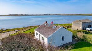 Beach Cottage, Saltcoats, Holmrook CA19 1YY