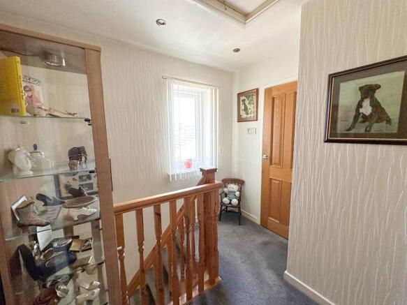 3 bed Semi-Detached for sale Image 6
