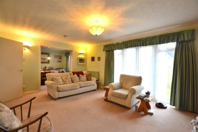 Living Room 1.JPG