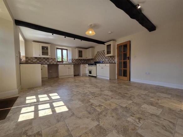 KITCHEN/ DINING ROOM