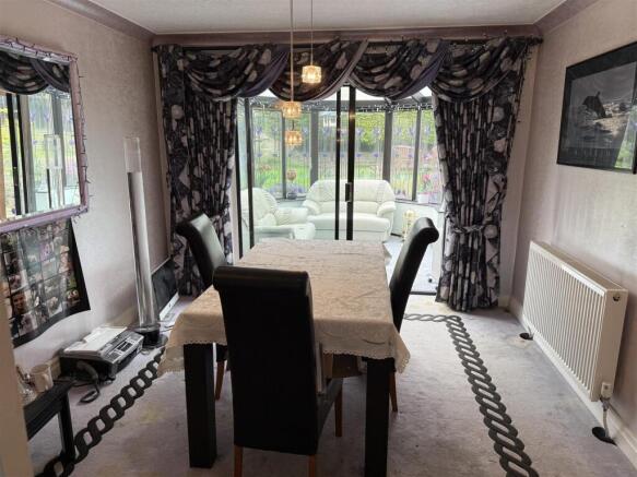 4 bed Detached for sale Image 6