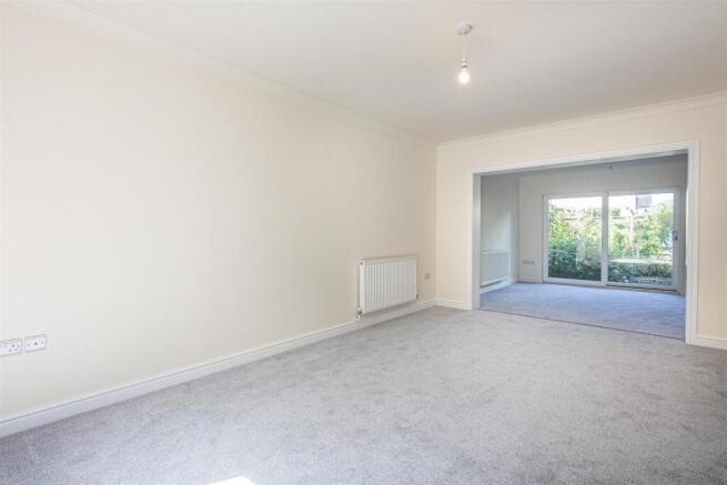 4 bed Detached for sale Image 7