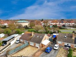 25, Maple Drive, Burnham-on-sea TA8 1DG